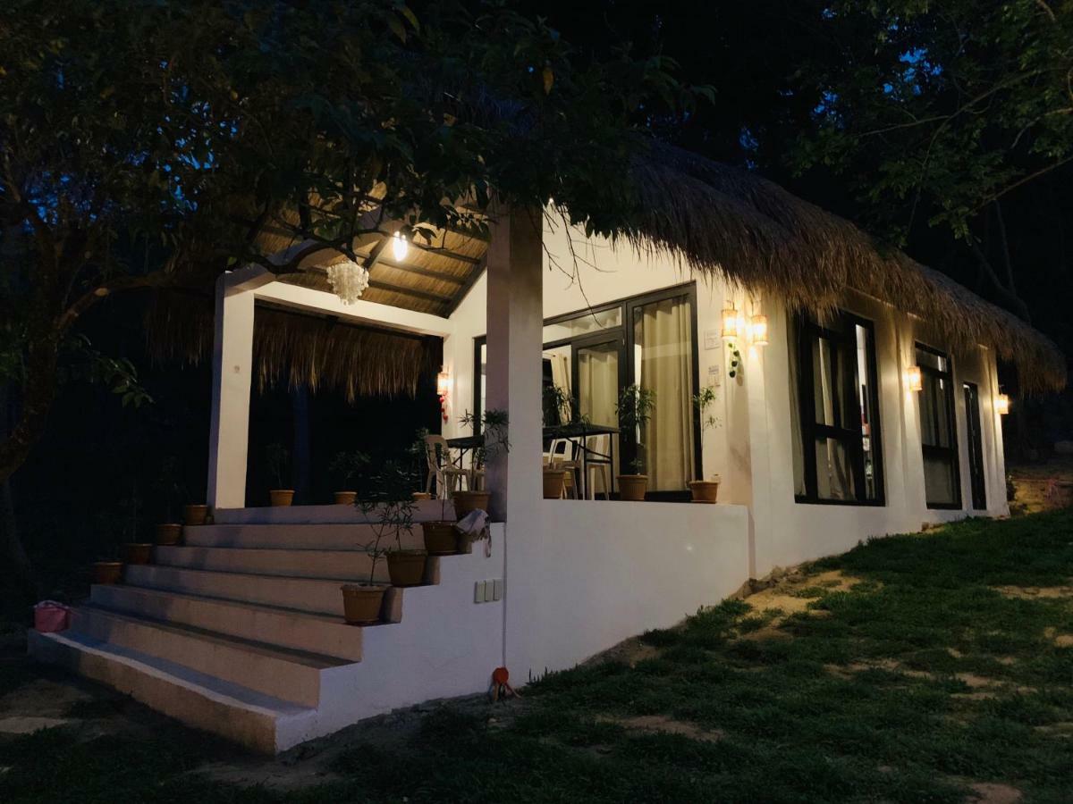 Moon Beach Villas El Nido Esterno foto